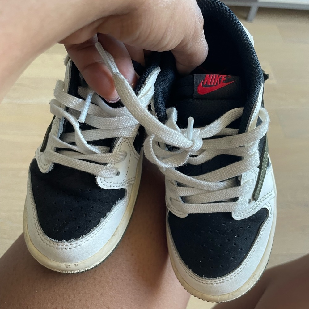 Like new Travis Scott dunks